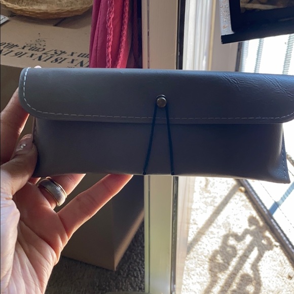 Eyebuy Direct Polarized Aviator Sunglasses - Picture 3 of 3